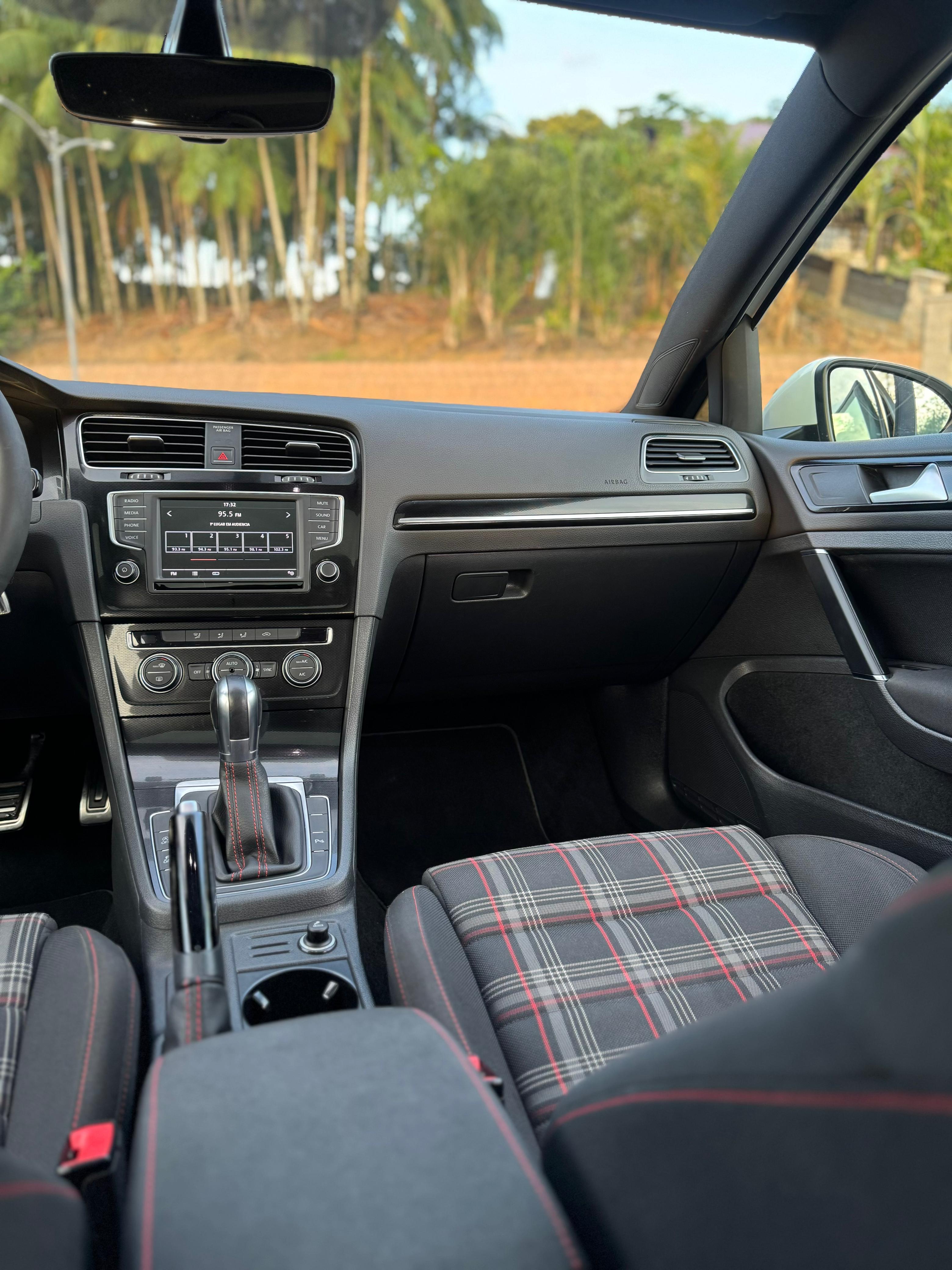 Volkswagen GOLF - 2017