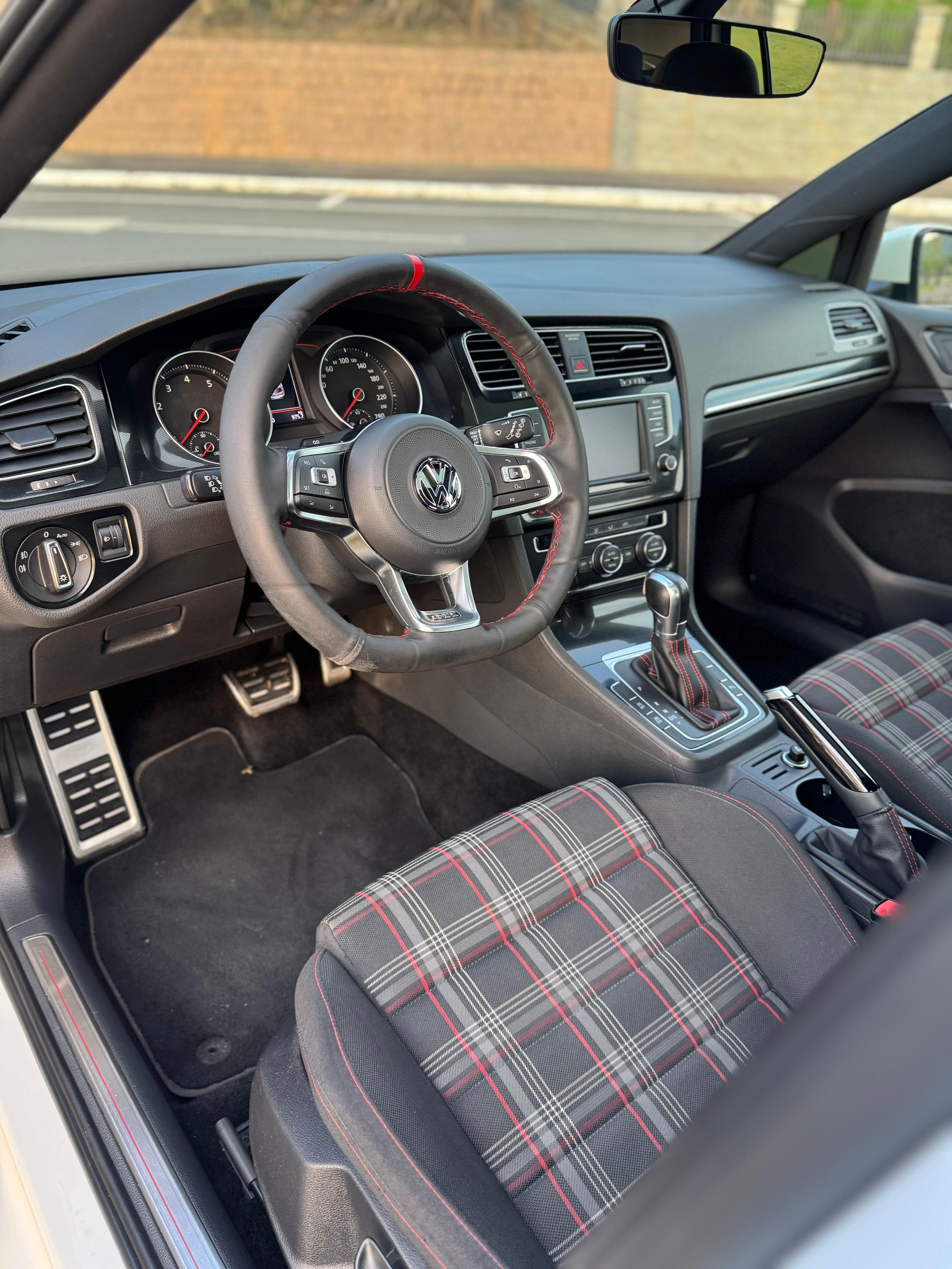 Volkswagen GOLF - 2017